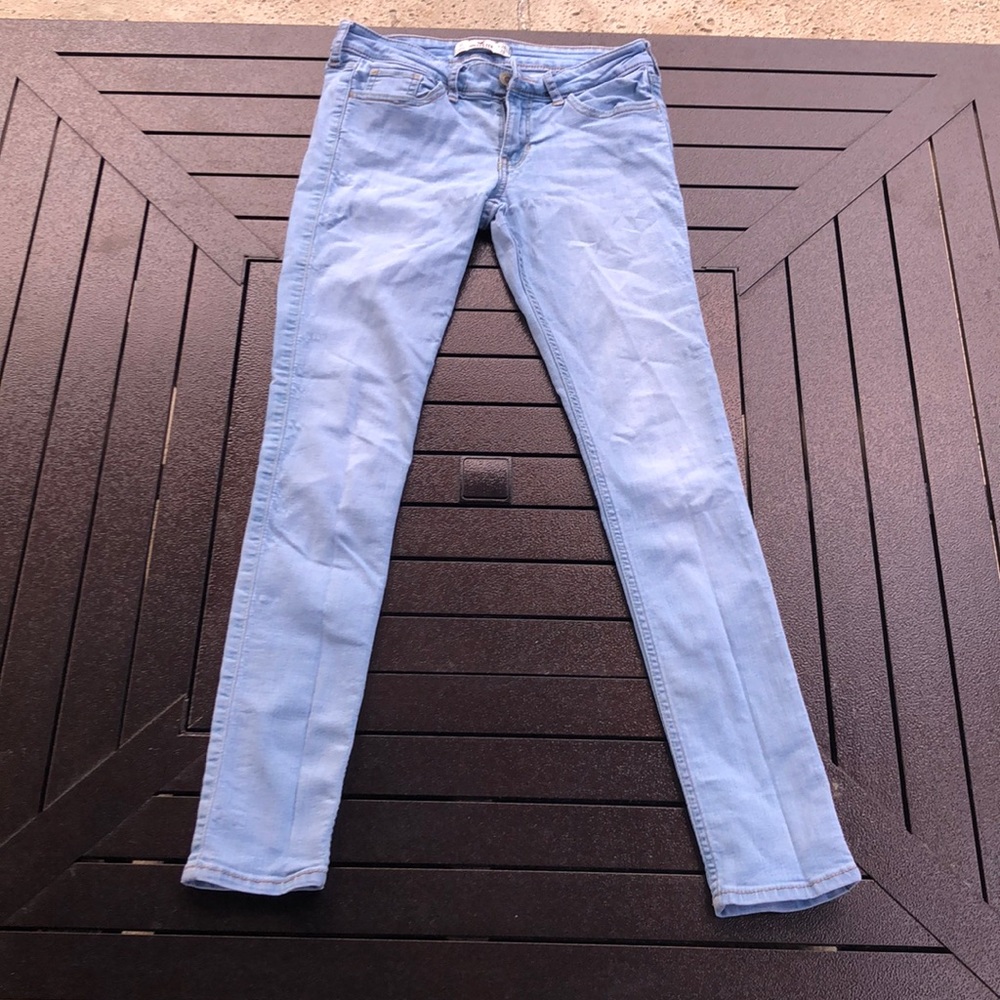 ✨Must go✨Hollister skinny jeans - Picture 3 of 8